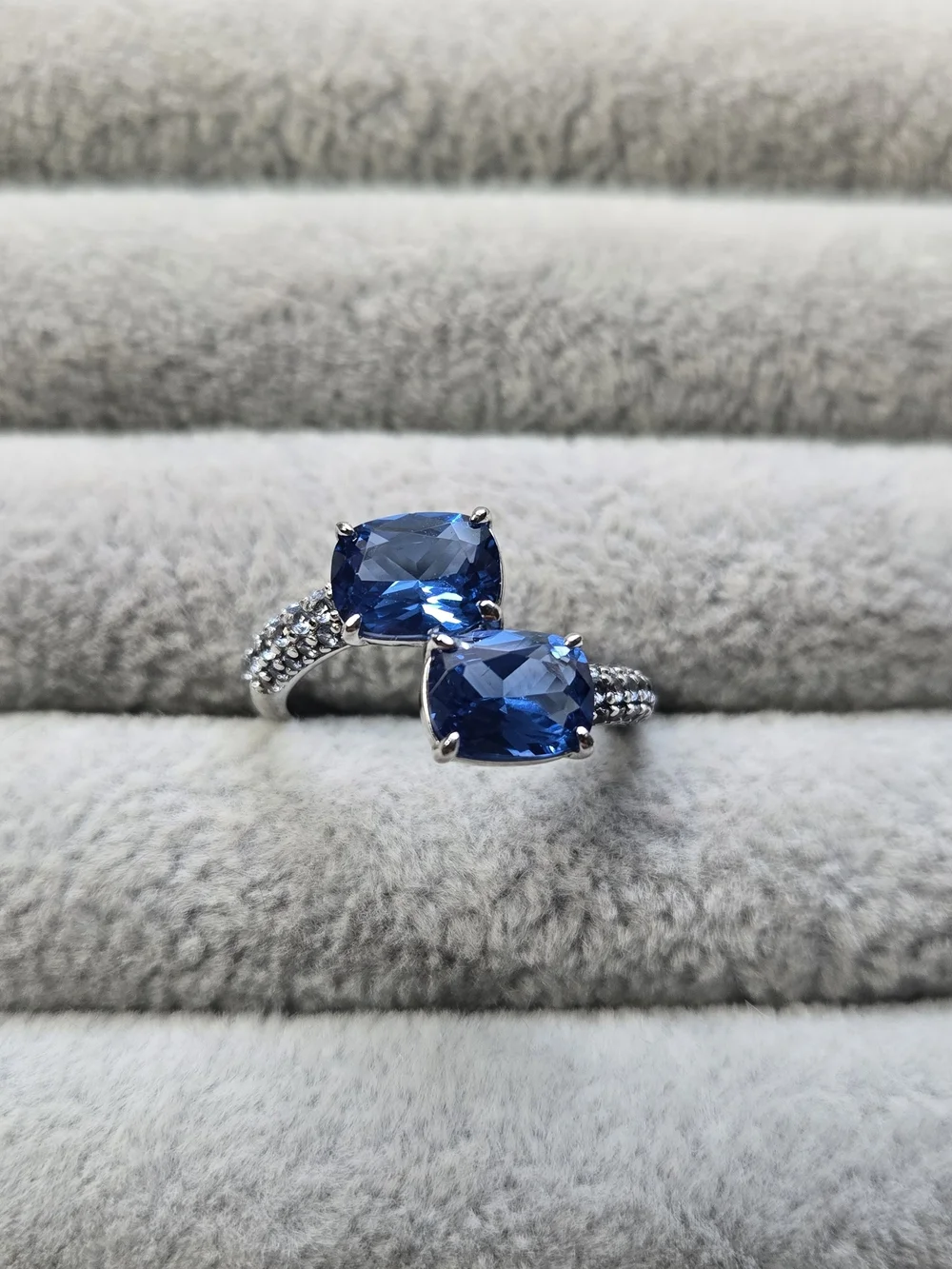 925 Sterling Silver Size 7 Blue Topaz Bomb Party Ring